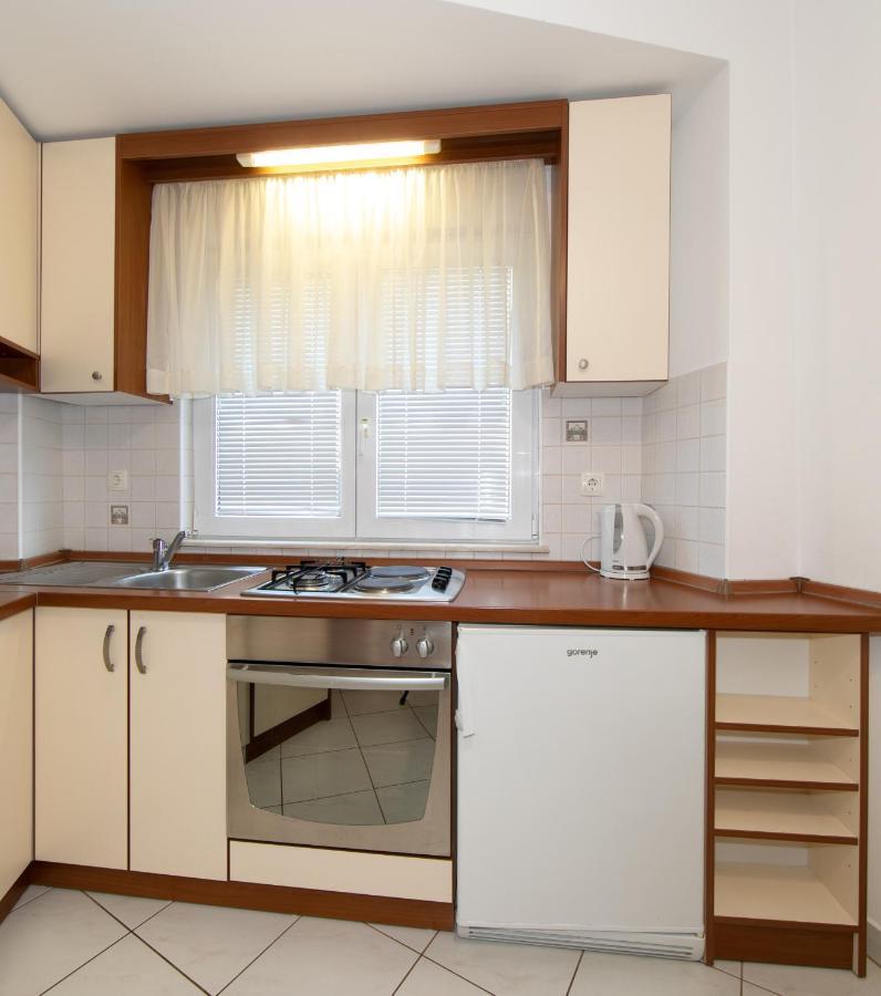 Apartmani Biser Tučepi エクステリア 写真