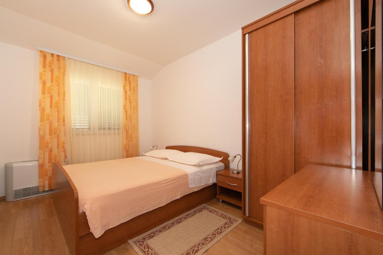 Apartmani Biser Tučepi エクステリア 写真