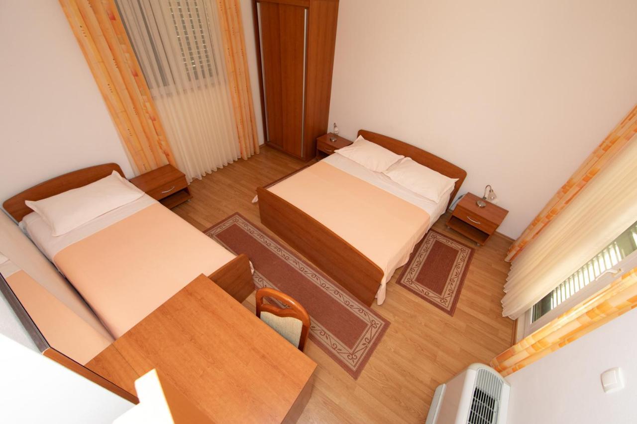 Apartmani Biser Tučepi エクステリア 写真