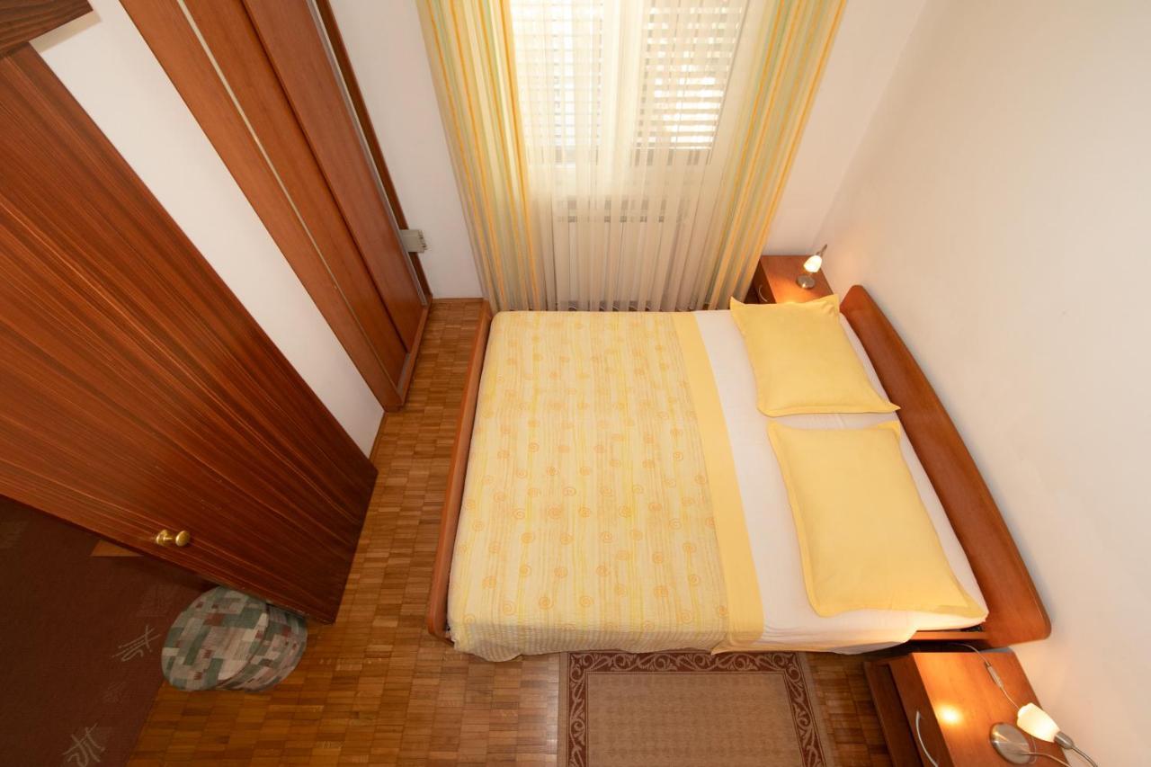 Apartmani Biser Tučepi エクステリア 写真