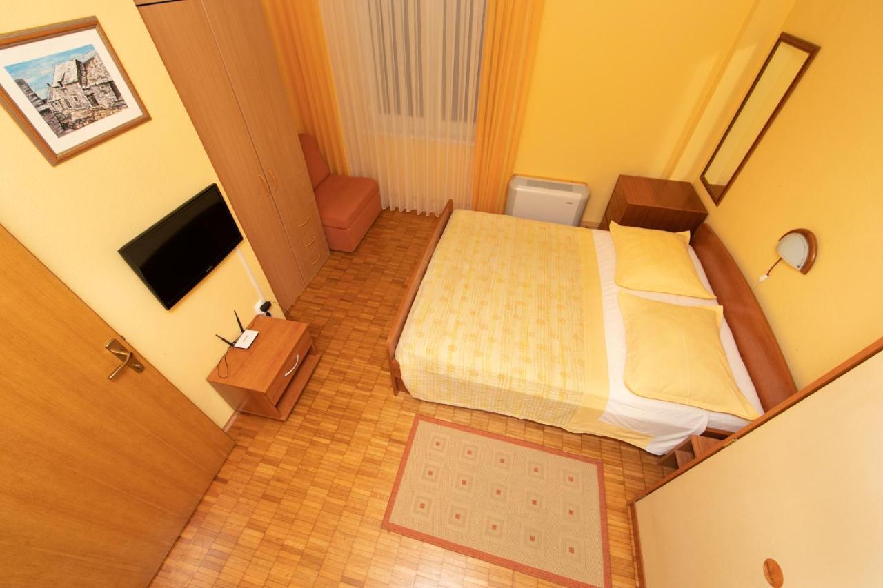 Apartmani Biser Tučepi エクステリア 写真
