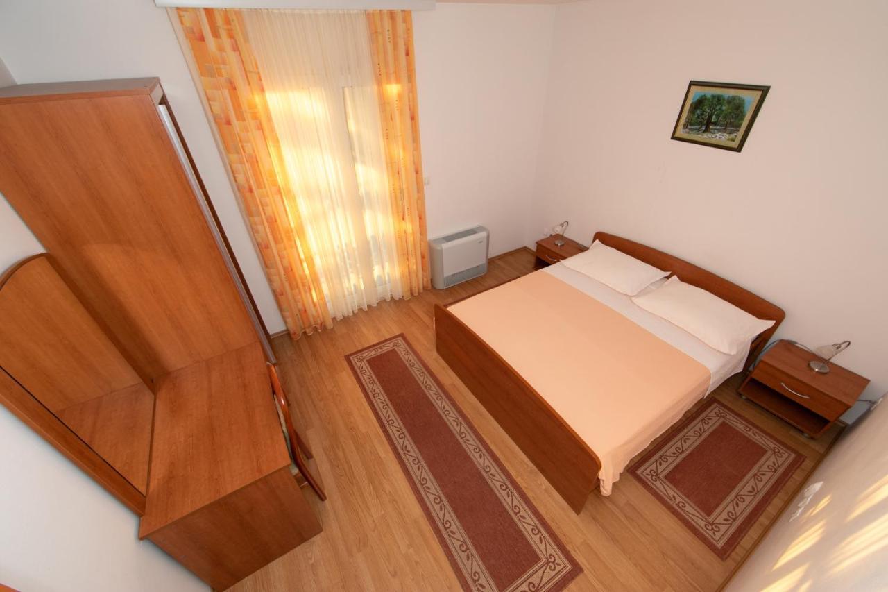 Apartmani Biser Tučepi エクステリア 写真