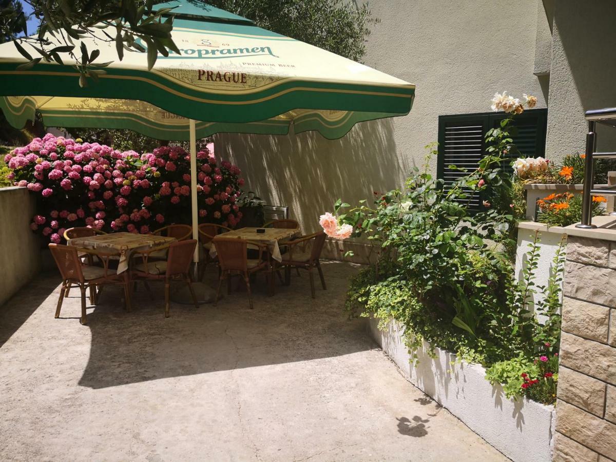Apartmani Biser Tučepi エクステリア 写真