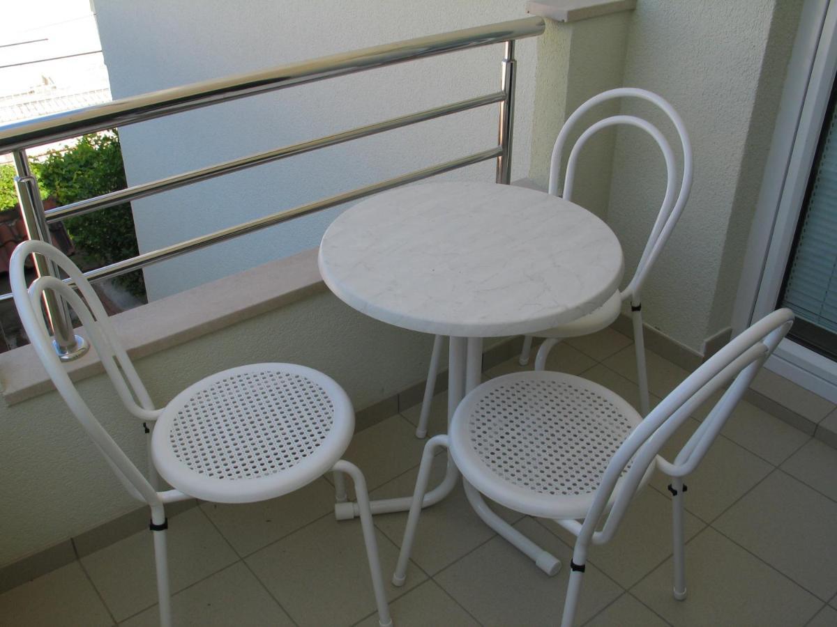 Apartmani Biser Tučepi エクステリア 写真