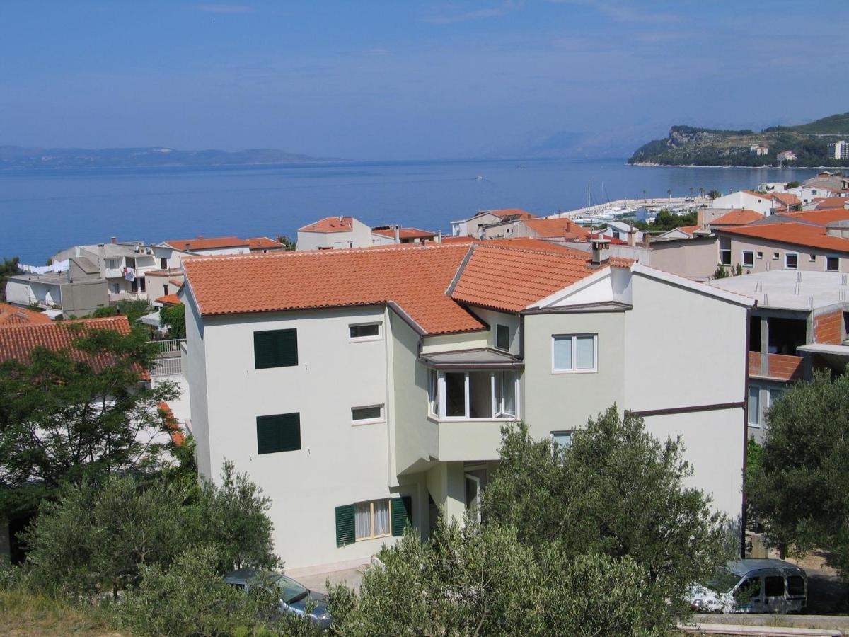 Apartmani Biser Tučepi エクステリア 写真